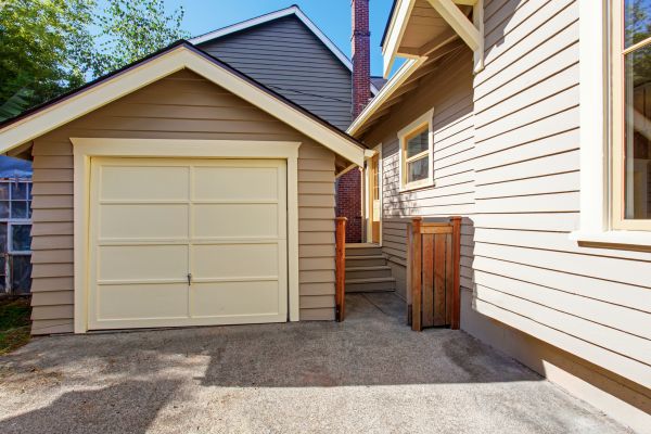 Garage Siding Replacement in Ooltewah