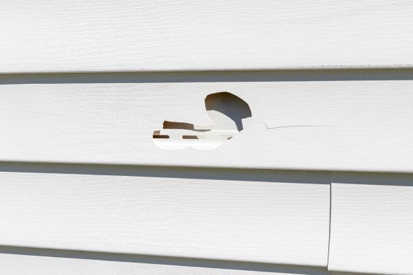 Cost of White Vinyl Siding Repair in Ooltewah